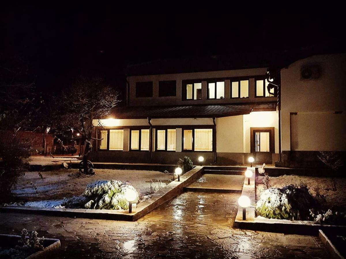 Къща За Гости Луксия Hotel Sukhache Exterior photo