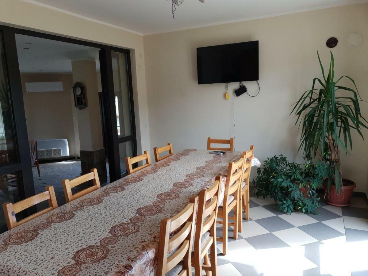 Къща За Гости Луксия Hotel Sukhache Exterior photo